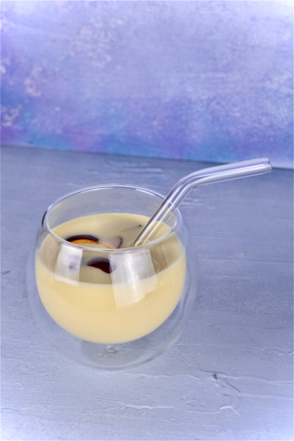 Cocktail + straw thin